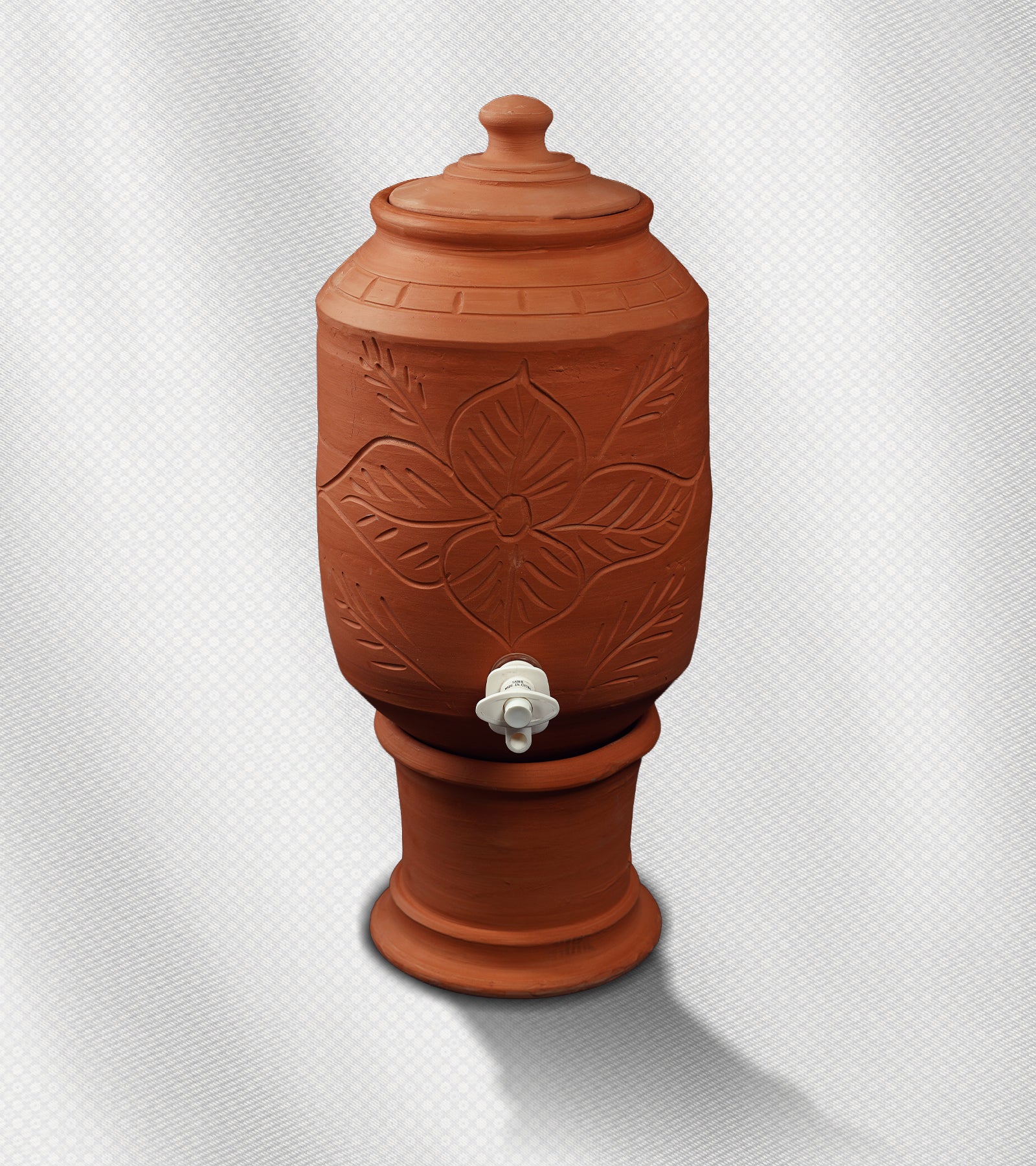 كولمن فخار منقوش 7 لتر من الطمي الأسواني الطبيعي – تبريد طبيعي ونقوش يدوية أنيقة