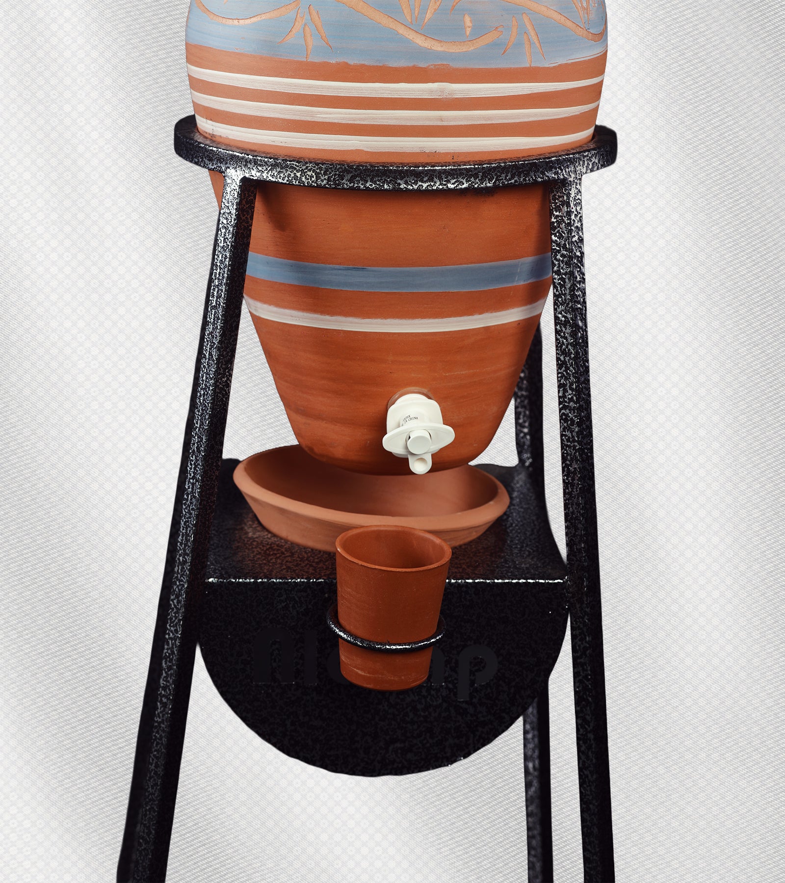 زير فخار طبيعي 15 لتر مع قاعدة حديدية – تبريد طبيعي ومياه صحية