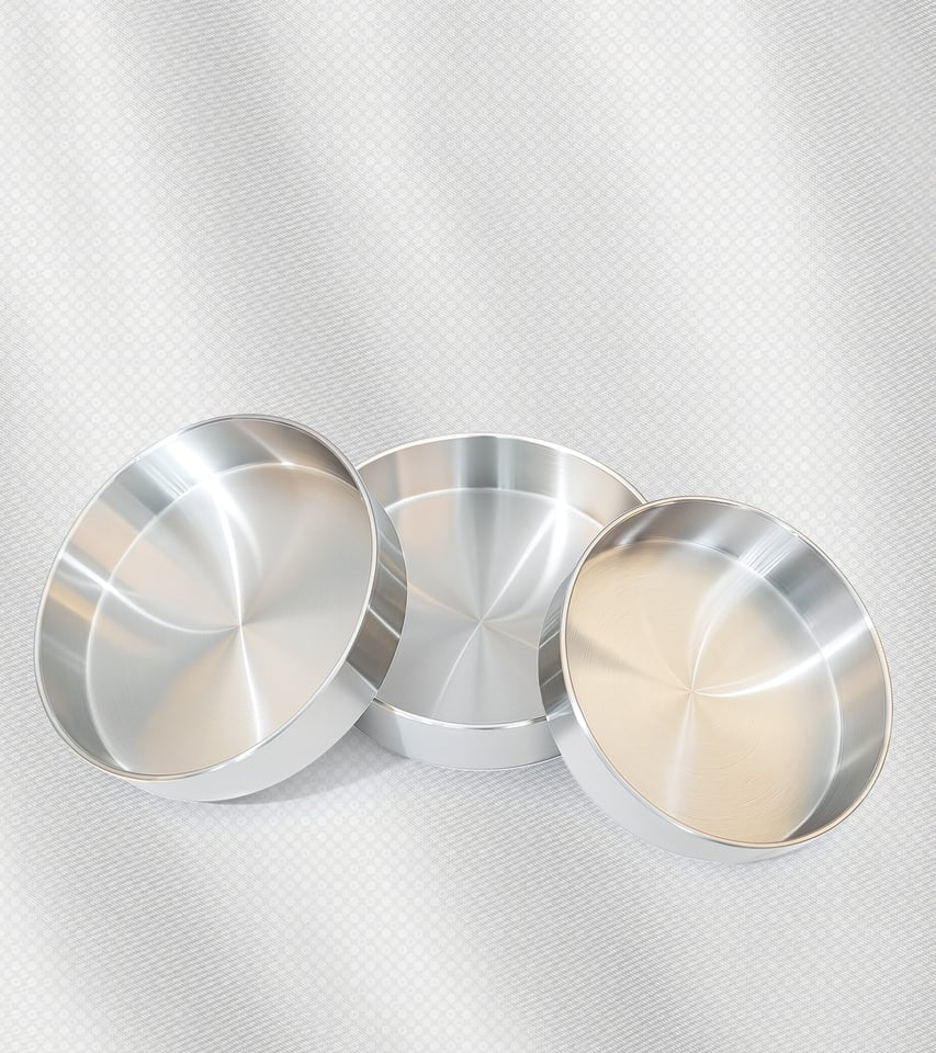 طقم صواني فرن 3 قطع – ألومنيوم عالي الجودة، خفيف وسهل التنظيف، مناسب لجميع أنواع الخبز والطهي