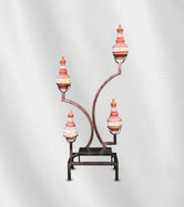 ضف لمسة تراثية لمنزلك مع استاند القلل المصري 4 قطع. فخار طبيعي، تصميم أنيق يحافظ على طعم الطعام ويزين مطبخك.

